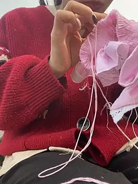 Snapshot of Laura8910 chatting on March 7, 2:04 am Laura8910 online show from March 7, 2:04 am