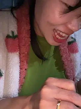 Snapshot of Laura8910 chatting on March 16, 1:06 pm Laura8910 online show from March 16, 1:06 pm