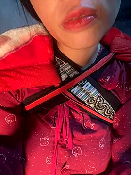 Snapshot of Laura8910 chatting on November 9, 12:25 pm Laura8910 online show from November 9, 12:25 pm