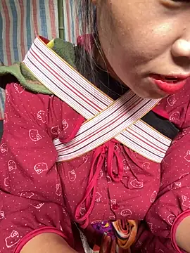 Snapshot of Laura8910 chatting on November 10, 3:16 am Laura8910 online show from November 10, 3:16 am