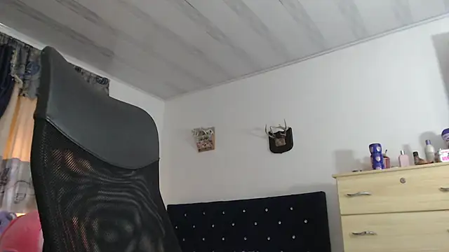 Snapshot of sweet_cutetras22 chatting on January 24, 3:24 pm sweet cutetras22 online show from January 24, 3:24 pm