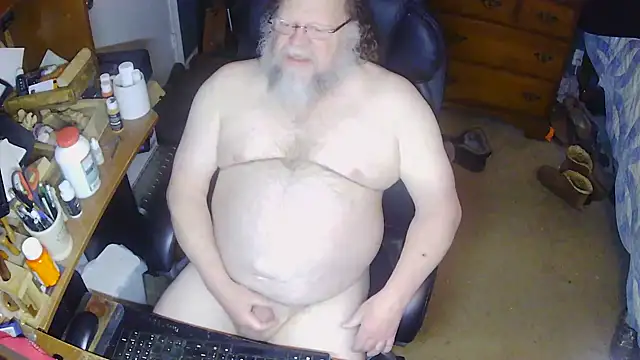 Snapshot of d5775 chatting on February 3, 6:46 pm d5775 online show from February 3, 6:46 pm