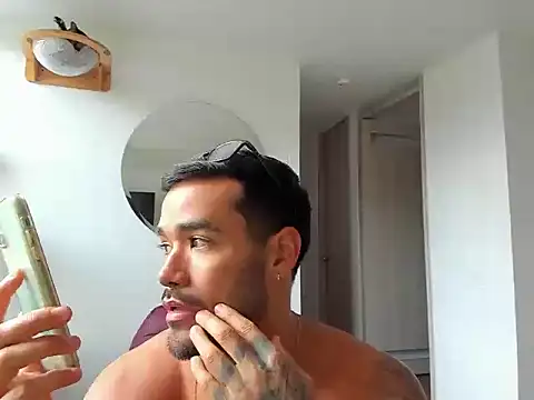 Snapshot of Alexander_Martines chatting on July 15, 10:48 pm Alexander Martines online show from July 15, 10:48 pm