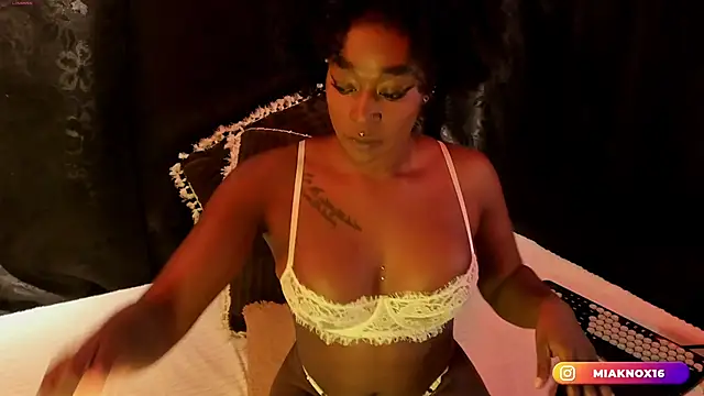 MiaKnox online show from February 19, 12:06 am