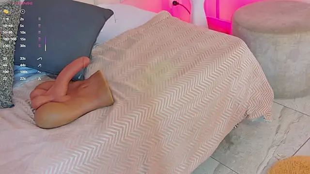 Snapshot of Mariapettit chatting on October 31, 12:06 pm Mariapettit online show from October 31, 12:06 pm