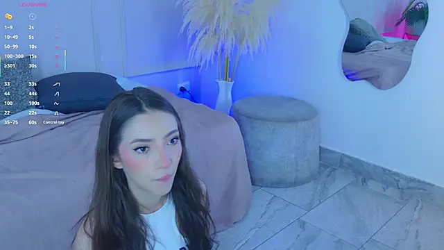 Snapshot of Mariapettit chatting on November 9, 11:41 am Mariapettit online show from November 9, 11:41 am