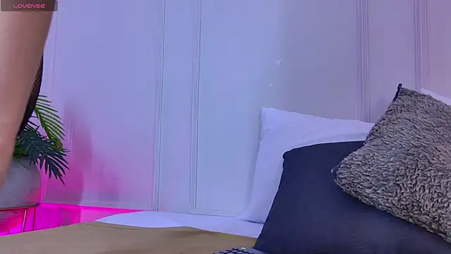 Snapshot of Mariapettit chatting on November 11, 11:54 am Mariapettit online show from November 11, 11:54 am