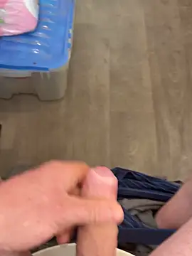 569638 online show from April 7, 7:31 am