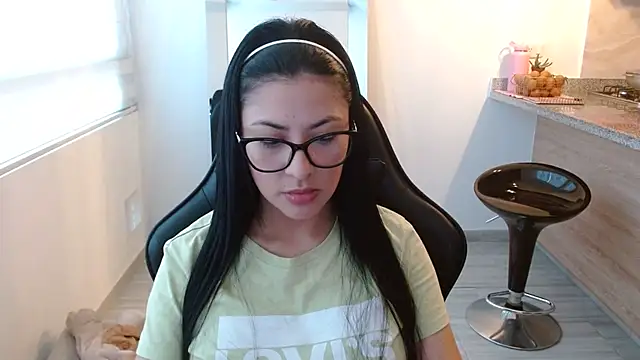 Charlotte cute18 online show from January 15, 10:24 pm