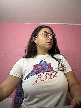 Snapshot of karol_9 chatting on February 27, 4:20 am karol 9 online show from February 27, 4:20 am