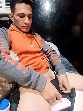 Snapshot of Ale21-345 chatting on February 2, 11:14 pm Ale21-345 online show from February 2, 11:14 pm