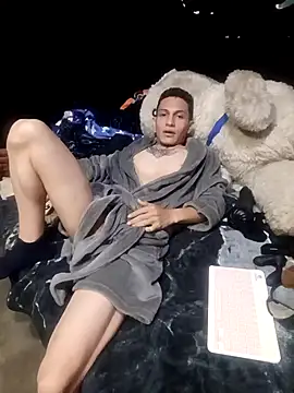 Snapshot of Ale21-345 chatting on February 3, 3:37 am Ale21-345 online show from February 3, 3:37 am