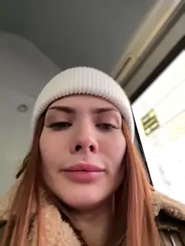 Snapshot of Accole chatting on December 27, 8:56 am Accole online show from December 27, 8:56 am