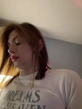 Snapshot of Accole chatting on February 10, 3:35 am Accole online show from February 10, 3:35 am