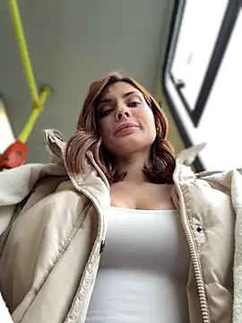 Snapshot of Accole chatting on February 13, 7:03 am Accole online show from February 13, 7:03 am