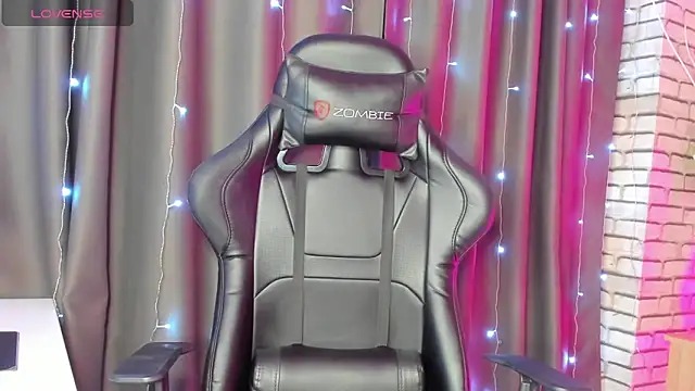 Stacey Brown online show from December 20, 2:49 pm