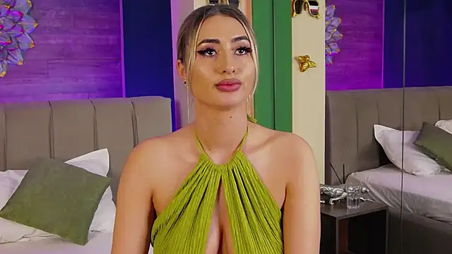 LoraDevine online show from November 28, 11:40 pm