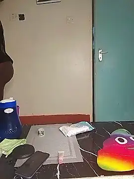 melaninebony1 online show from April 4, 7:11 pm