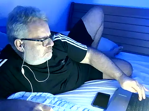 Snapshot of DockTVXXX chatting on October 25, 3:36 am DockTVXXX online show from October 25, 3:36 am