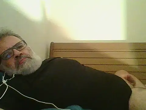 Snapshot of DockTVXXX chatting on November 6, 3:29 am DockTVXXX online show from November 6, 3:29 am