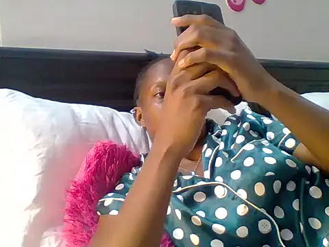 Petite 254 online show from January 17, 6:57 am