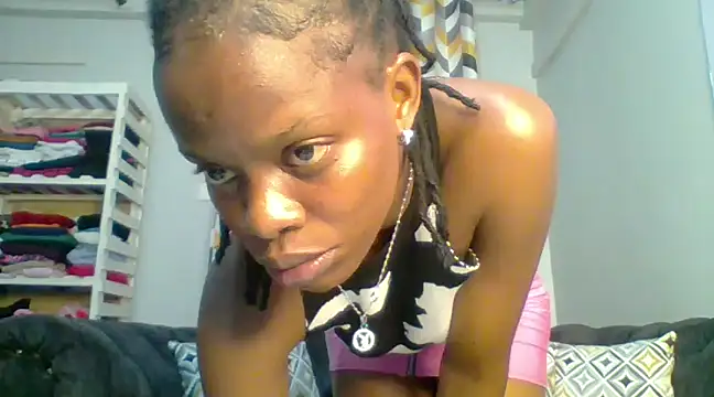 Petite 254 online show from January 17, 1:03 pm