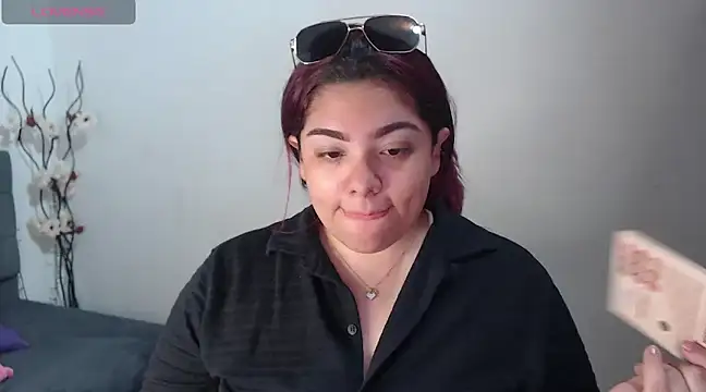 KathyGonzalez online show from February 12, 12:33 pm