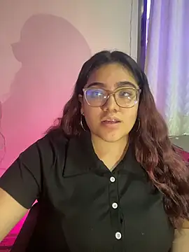 KathyGonzalez online show from December 5, 9:00 pm