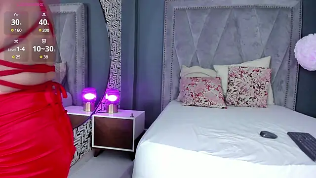 Hotsamantamature online show from January 13, 8:48 pm