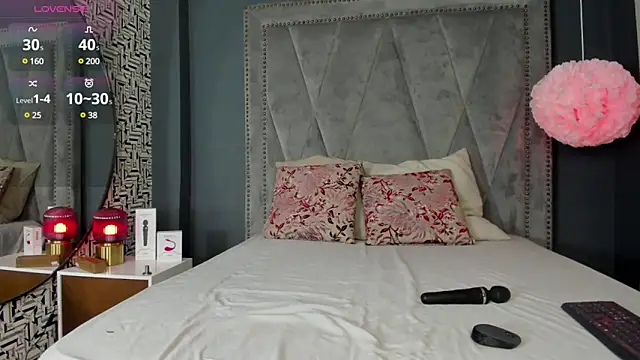 Hotsamantamature online show from January 15, 7:44 pm