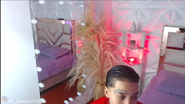 Jonesliam23 online show from October 18, 7:14 pm