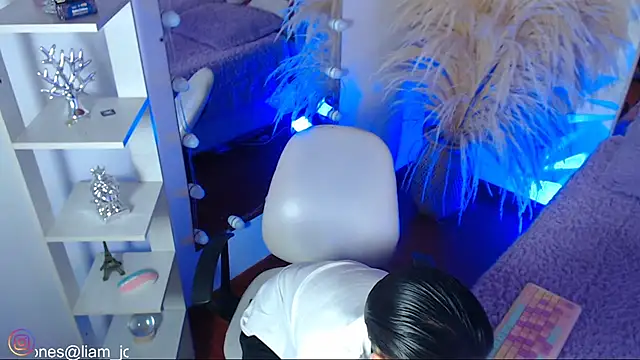 Jonesliam23 online show from February 12, 7:20 pm