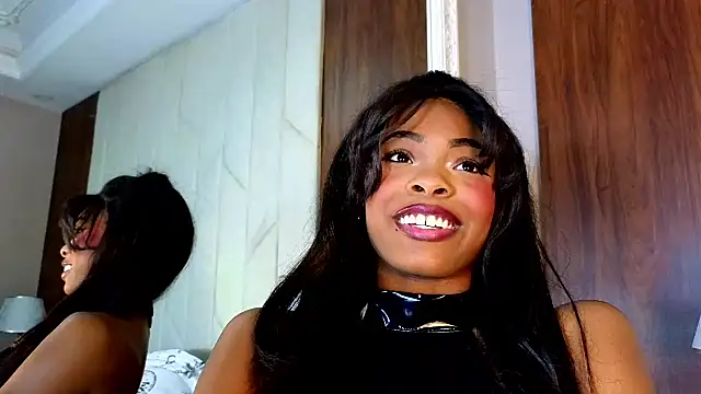 Snapshot of adaraSmiith chatting on December 3, 6:06 pm adaraSmiith online show from December 3, 6:06 pm