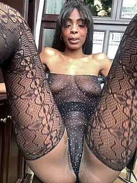 Snapshot of adaraSmiith chatting on December 12, 5:37 pm adaraSmiith online show from December 12, 5:37 pm