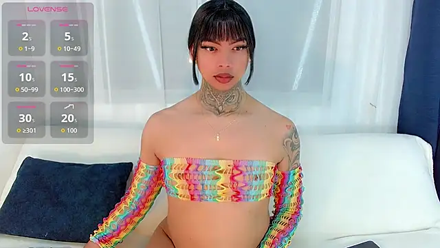Snapshot of laura_sweett120 chatting on July 17, 7:26 am laura sweett120 online show from July 17, 7:26 am