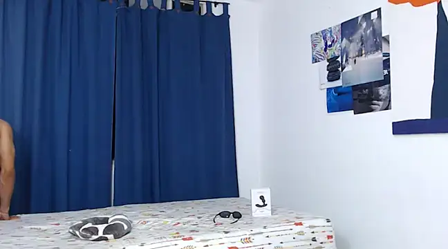 Snapshot of Sanit_Di chatting on December 20, 2:38 pm Sanit Di online show from December 20, 2:38 pm