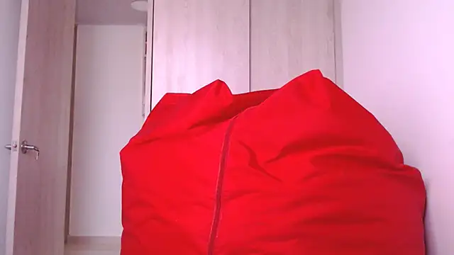 Snapshot of Sanit_Di chatting on May 8, 2:33 pm Sanit Di online show from May 8, 2:33 pm