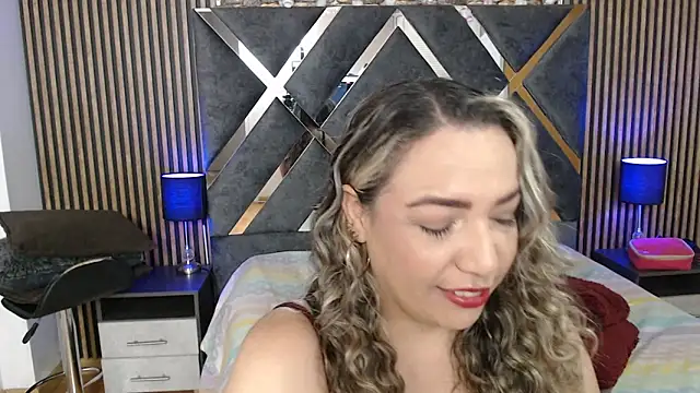 Snapshot of marie_hss chatting on June 18, 7:29 pm marie hss online show from June 18, 7:29 pm