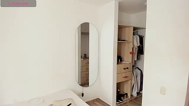 rose scottt online show from October 26, 3:18 pm