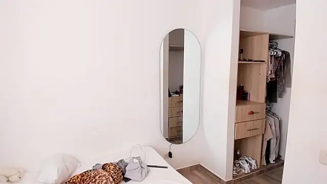 rose scottt online show from January 7, 5:37 pm