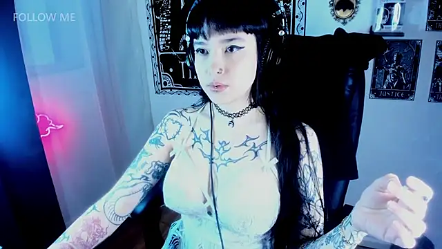 Demongirl6666 online show from December 3, 8:00 am