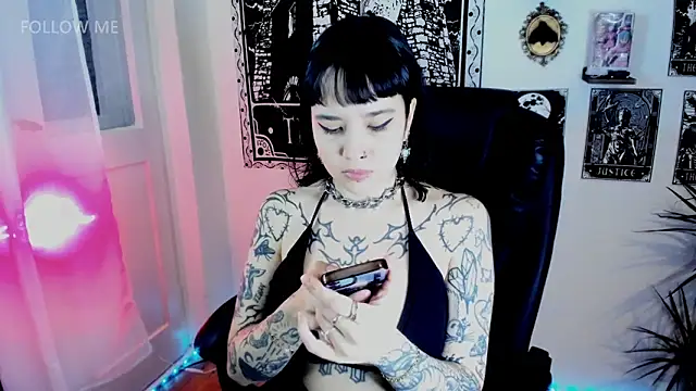 Demongirl6666 online show from January 17, 7:06 pm