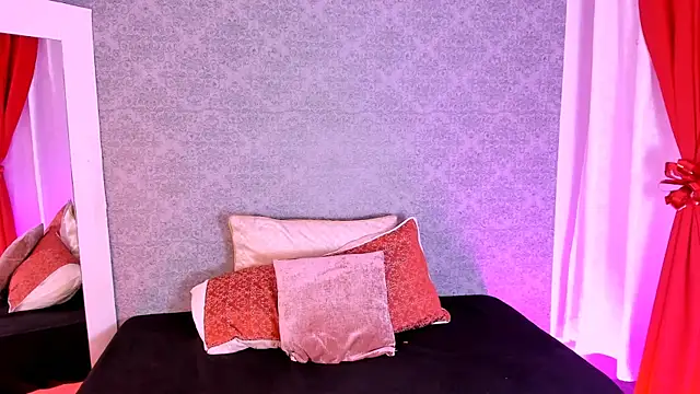 Snapshot of CatrinaRossi chatting on January 5, 8:10 pm CatrinaRossi online show from January 5, 8:10 pm