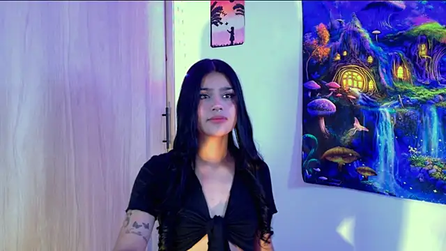 Snapshot of CatrinaRossi chatting on November 5, 3:28 am CatrinaRossi online show from November 5, 3:28 am