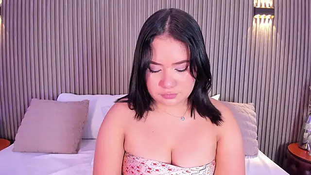 HannaKarson online show from April 12, 4:06 am