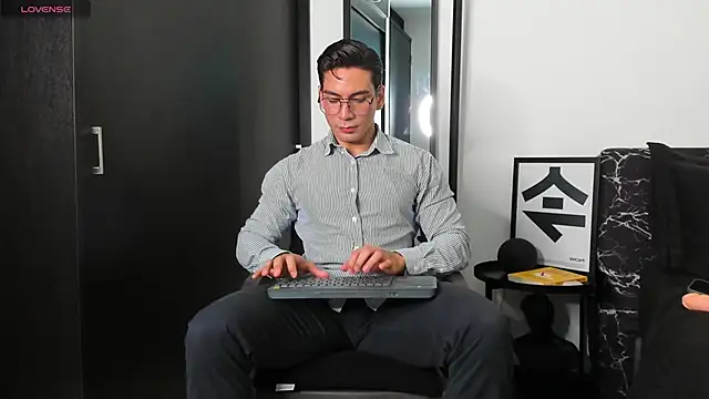 Snapshot of jhoansex_1 chatting on February 21, 11:50 pm jhoansex 1 online show from February 21, 11:50 pm