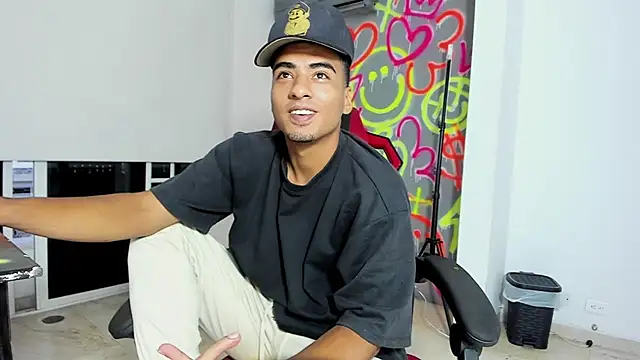 ANGEL NICOLAS online show from December 20, 11:01 pm