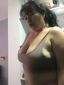Sweeetness Milf online show from December 19, 7:51 pm