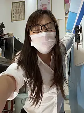 Snapshot of andii-1 chatting on March 1, 1:51 am andii-1 online show from March 1, 1:51 am