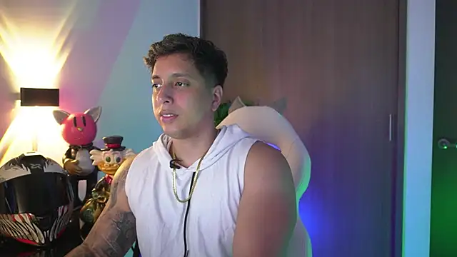 Snapshot of appolo_allen chatting on October 9, 3:26 am appolo allen online show from October 9, 3:26 am